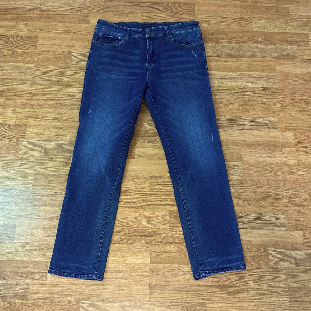 Aeropostale Lightly Distressed Straight Cut Blue Jeans Sz. 34/32